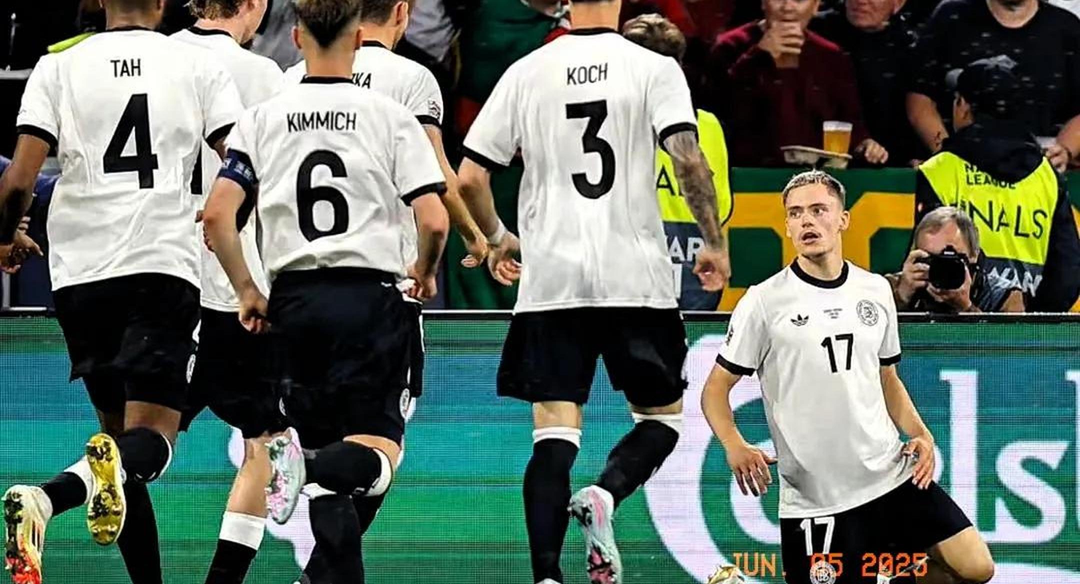 包含今夜葡萄牙体育再遭质疑:德国杯节点到来,球迷炸锅,纪律约束更严格的词条 包含今夜葡萄牙体育再遭质疑:德国杯节点到来,球迷炸锅,纪律约束更严格的词条