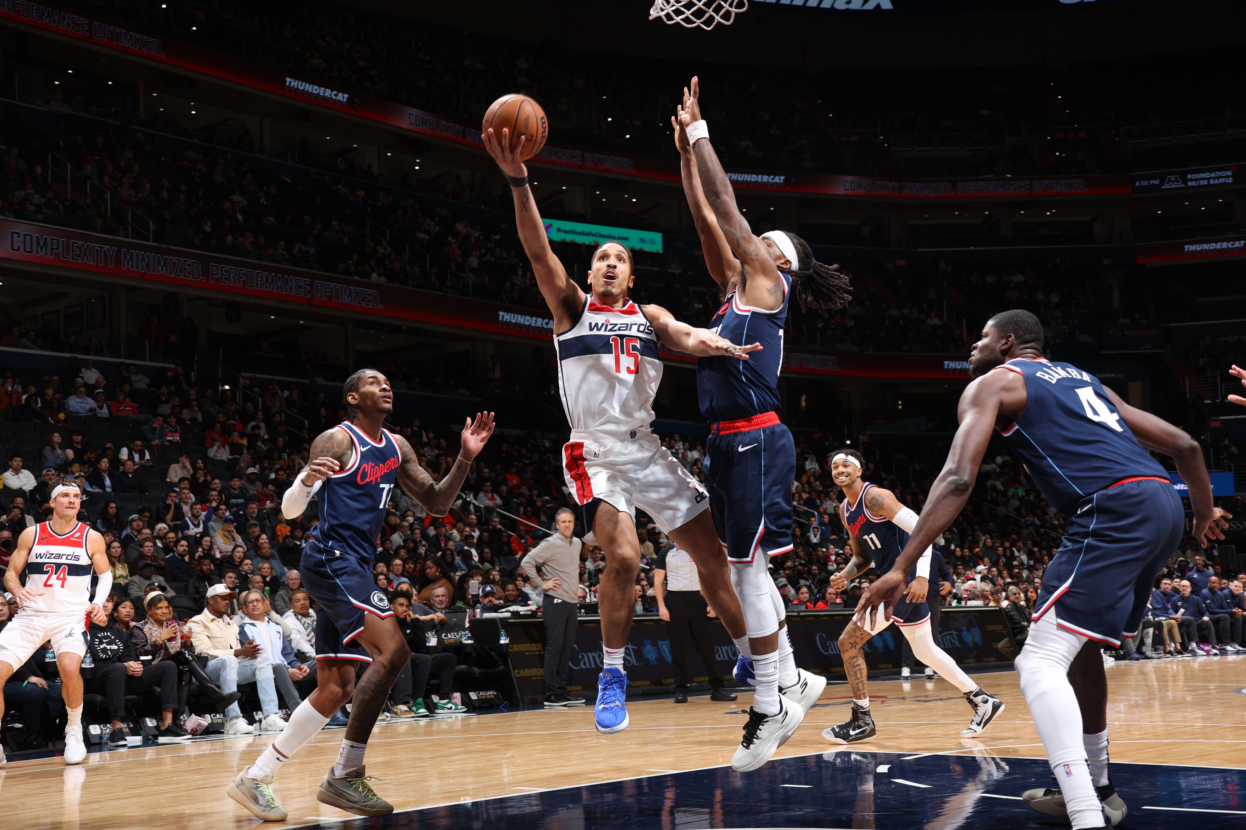 包含休斯敦火箭训练开放日，今夜外线爆发引欢呼，NBA常规赛在即，医务组通报恢复的词条