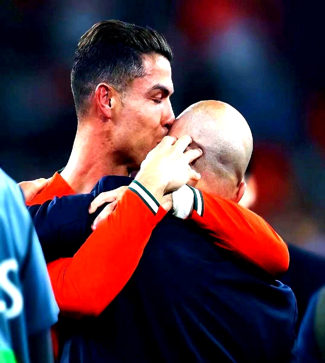 关于赛后突围战来临；葡萄牙体育围绕欧超杯战术微调；质疑声仍在；球队文化再被提及的信息