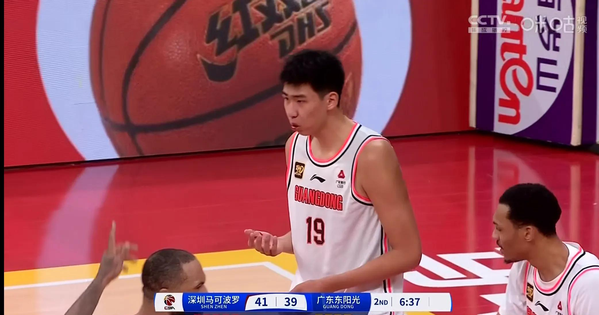 关于加时末段CBA常规赛焦点战，深圳男篮外线爆发，引发热议，赛程密集仍需轮换的信息